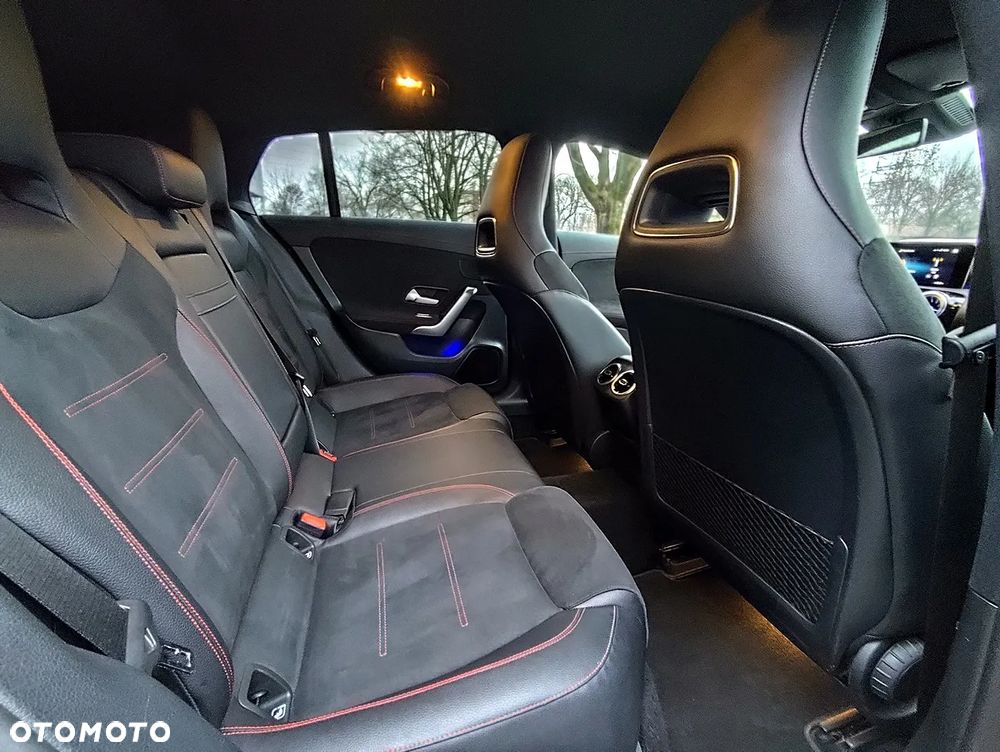 Mercedes-Benz CLA 200 Progressive 7G-DCT - 11