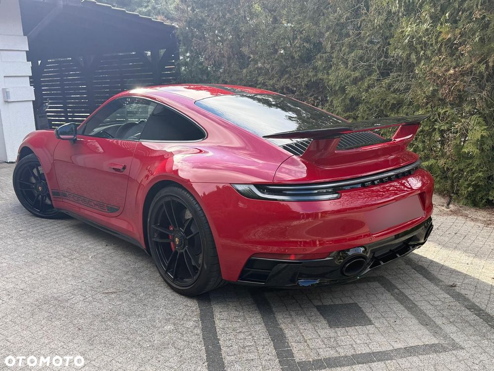 Porsche 911 Carrera GTS - 4
