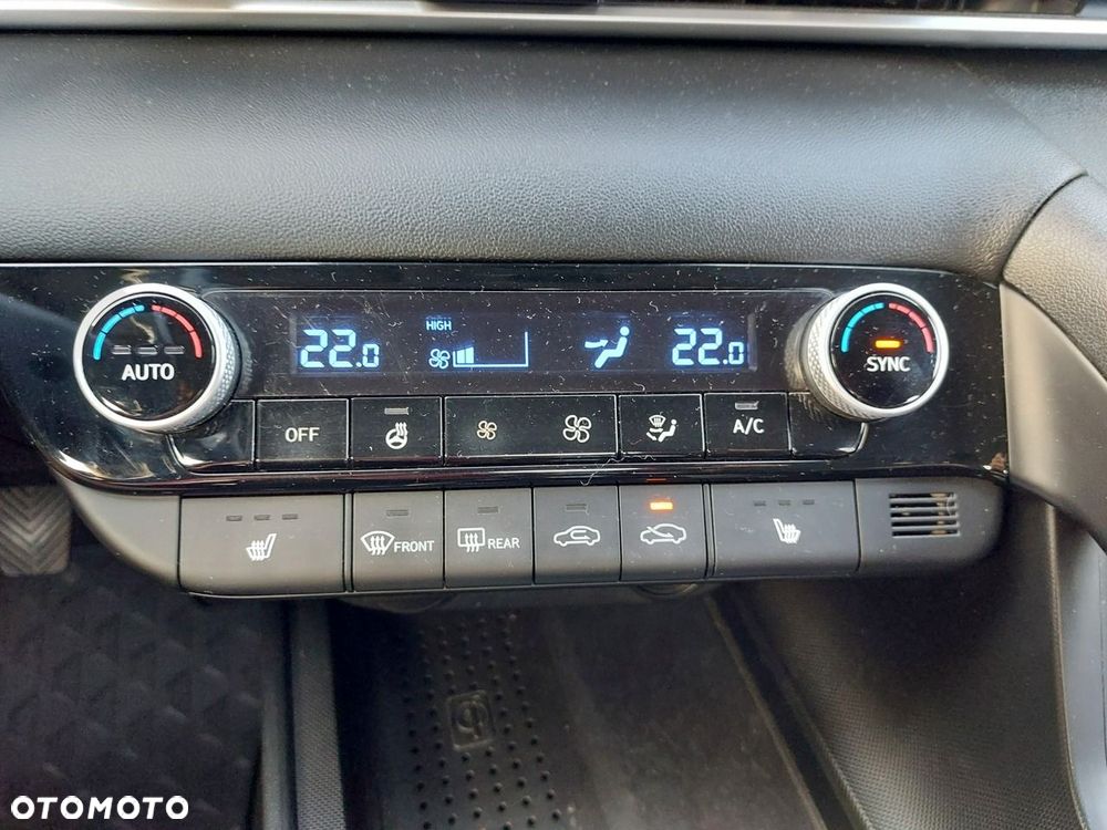 Hyundai Elantra - 27