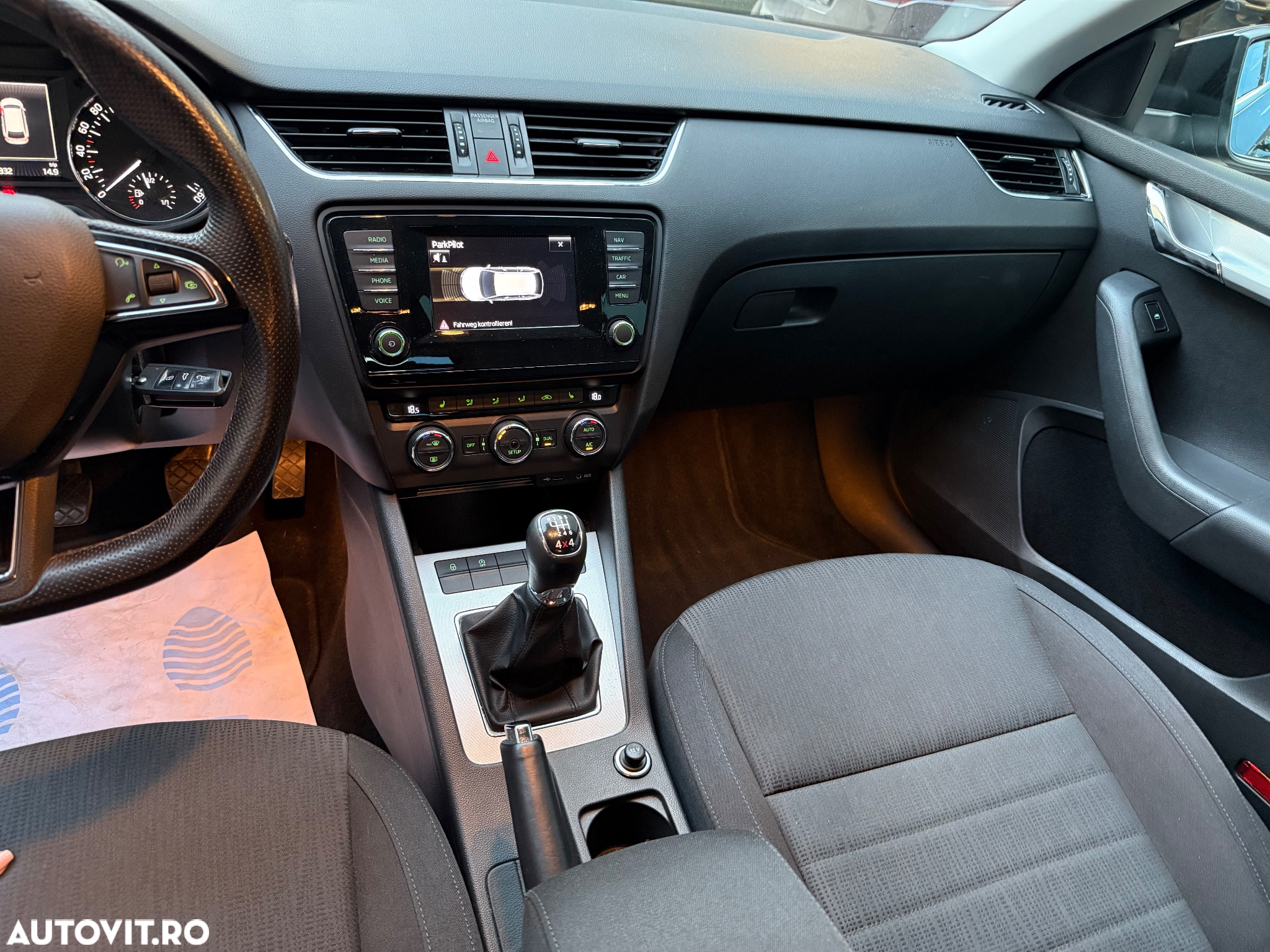 Skoda Octavia 1.6 TDI 4X4 ELEGANCE - 10