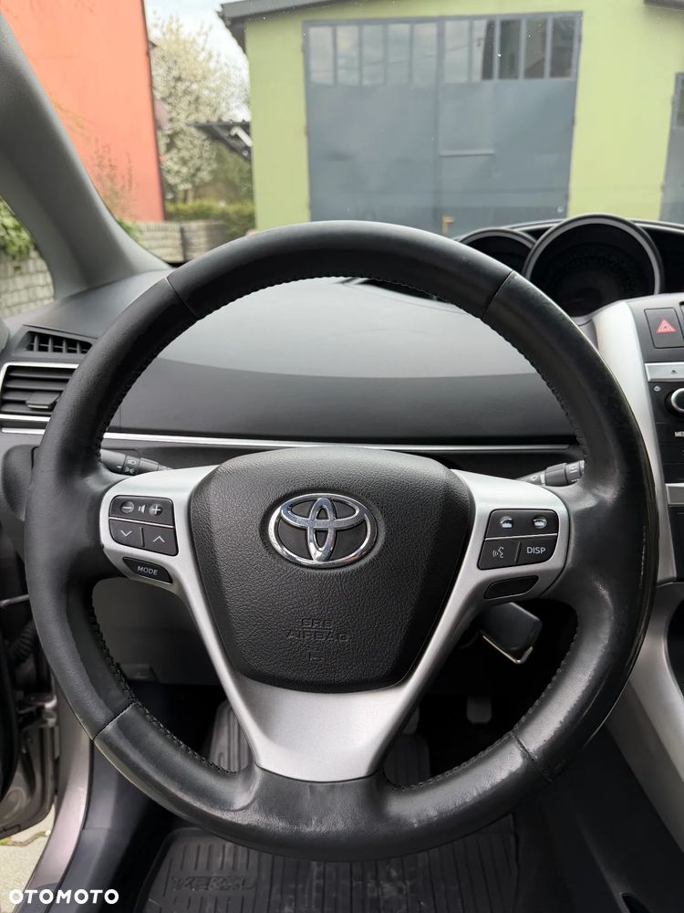 Toyota Verso 1.8 Premium 7os - 19