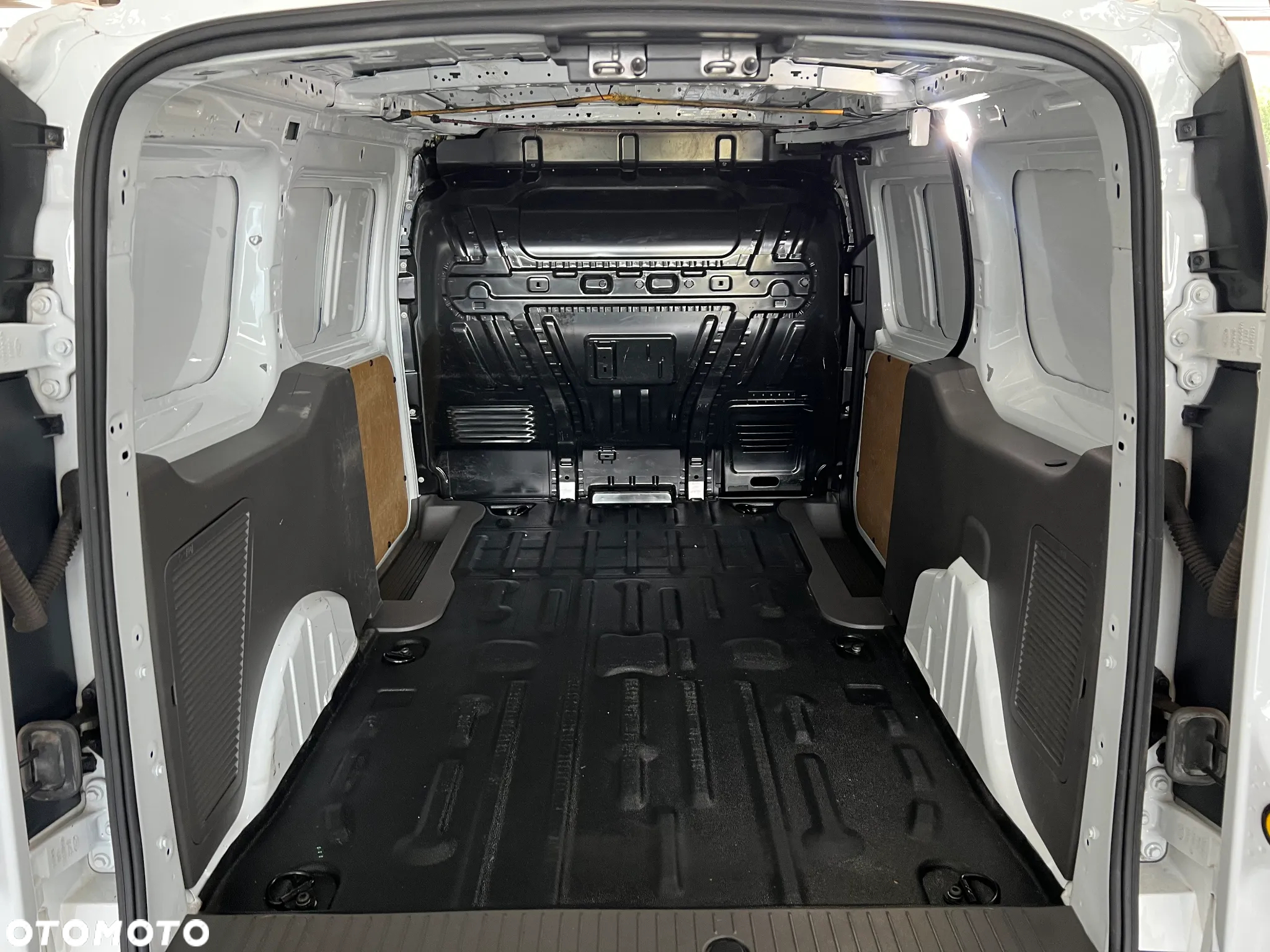 Ford Connect - 14