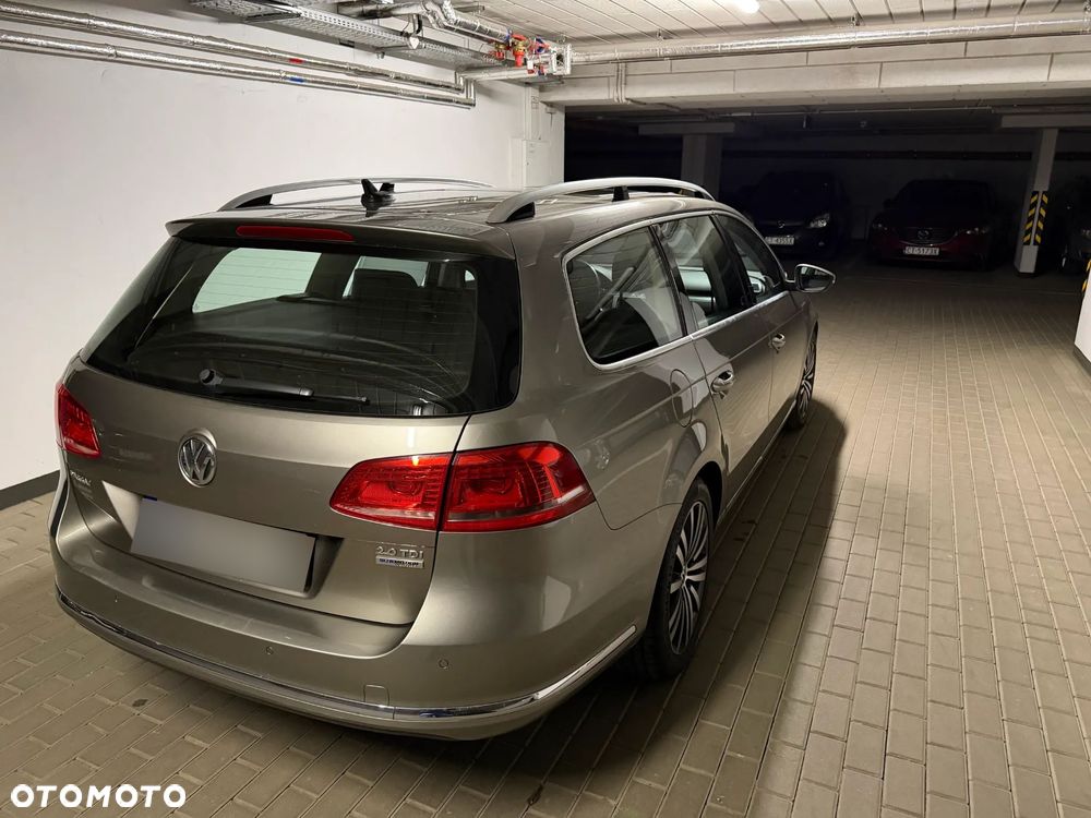 Volkswagen Passat 2.0 TDI Highline DSG - 9