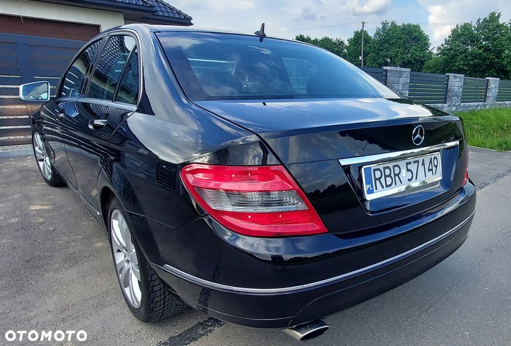 Mercedes-Benz Klasa C 200 CGI Automatik BlueEFFICIENCY Avantgarde - 21
