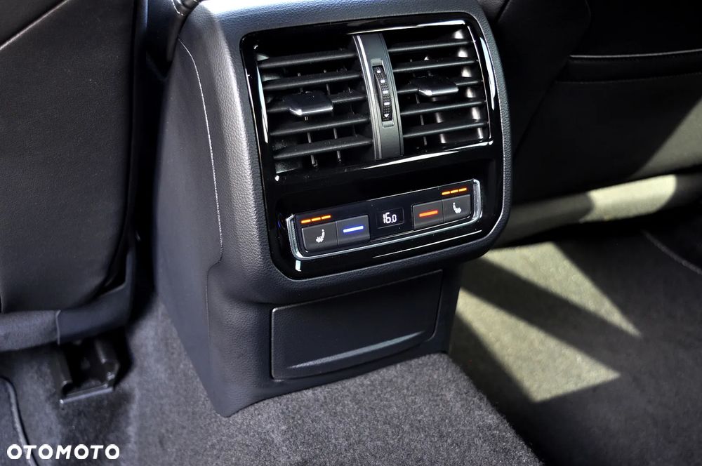 Volkswagen Arteon 2.0 TDI SCR 4Motion DSG R-Line - 26