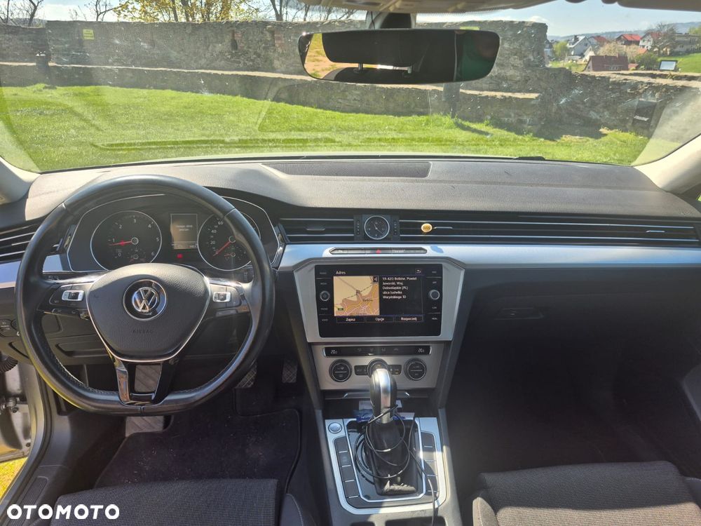 Volkswagen Passat - 10
