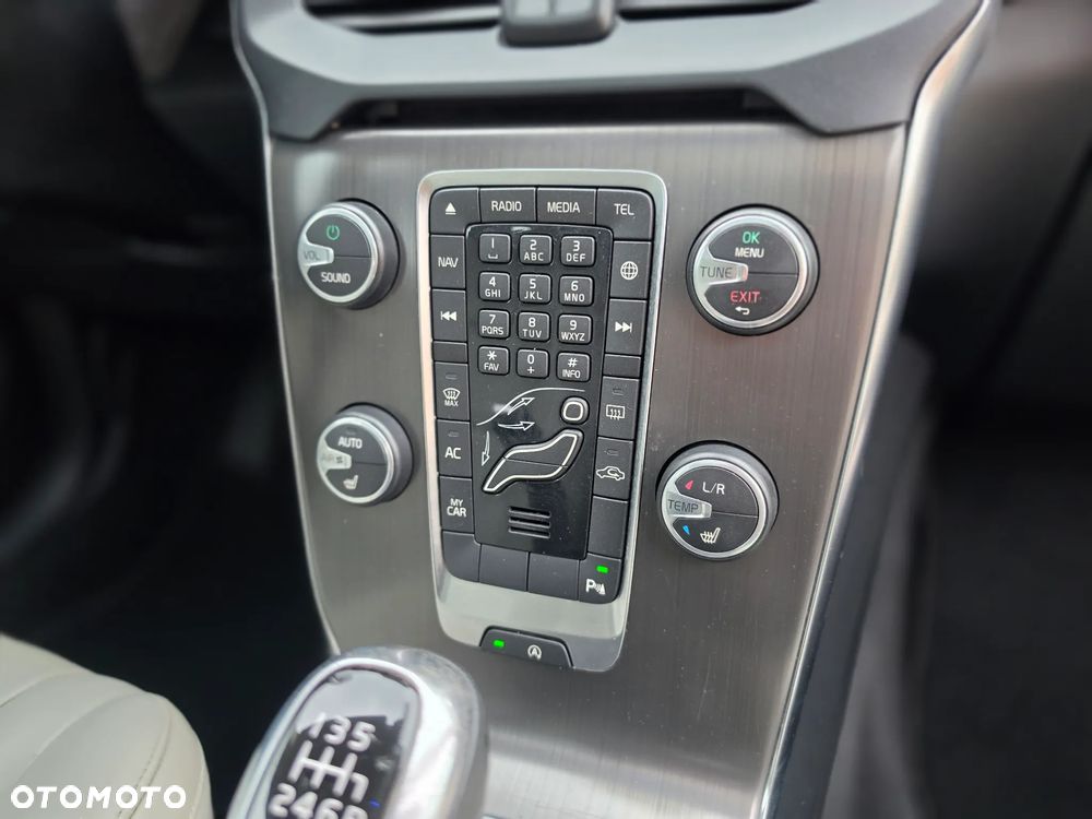 Volvo V40 - 20