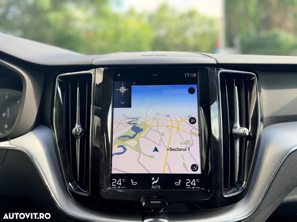 Volvo XC 60 B4 MHEV AT8 AWD Momentum Pro - 20