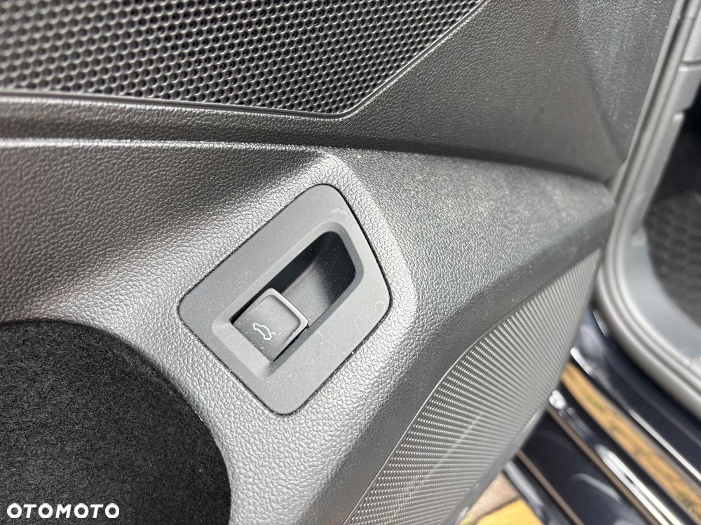 Volkswagen Passat 1.5 TSI EVO Elegance DSG - 25