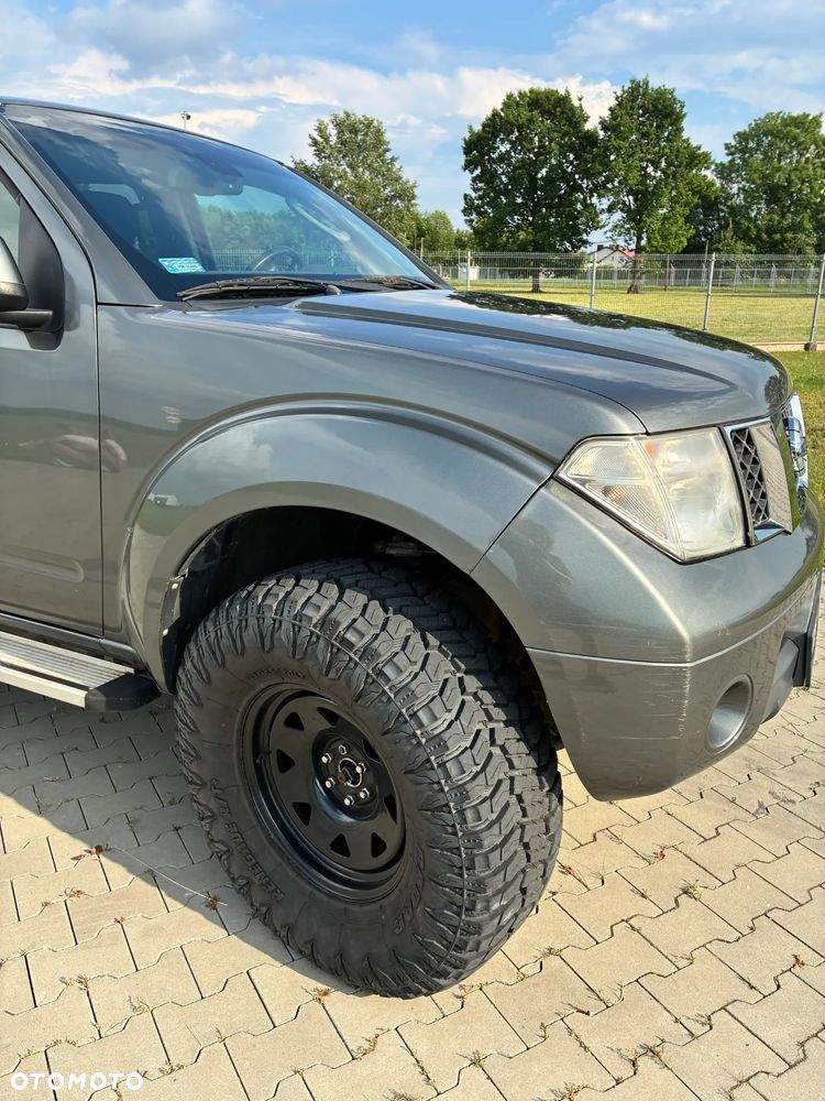 Nissan Pathfinder 2.5 dCi SE - 14