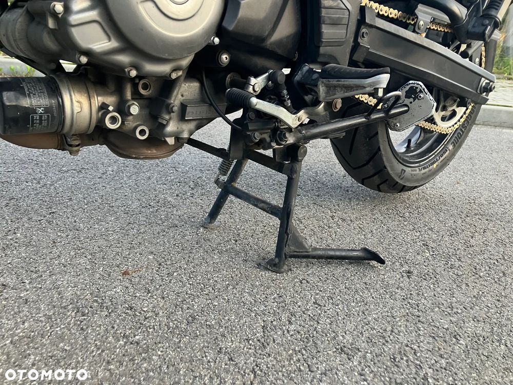 Suzuki V-STROM - 10