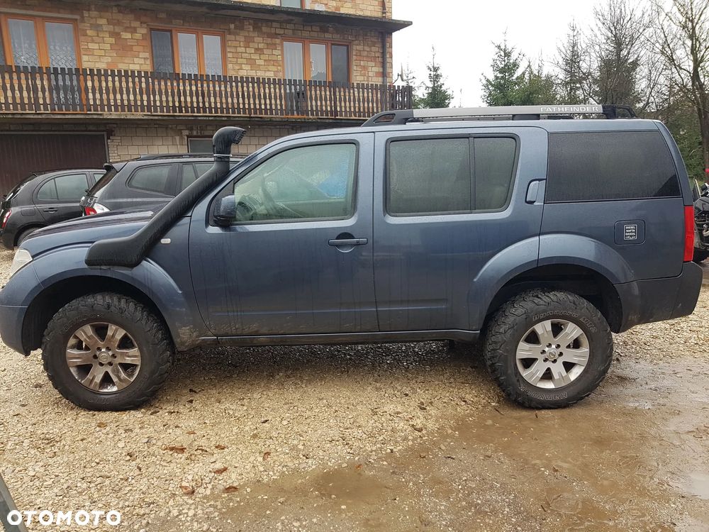 Nissan Pathfinder 2.5 DCi Sport / SE - 1