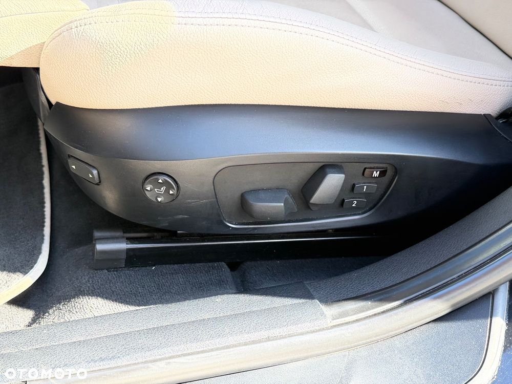 BMW X1 xDrive20d - 31