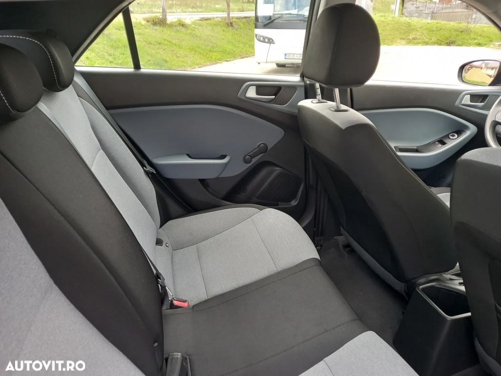 Hyundai i20 1.1 CRDi - 8