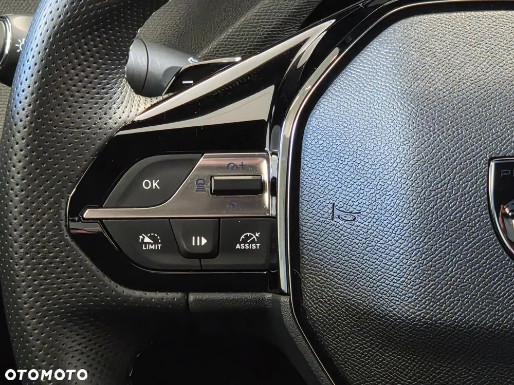 Peugeot 408 1.6 Plug-In Hybrid 180 GT EAT8 - 18