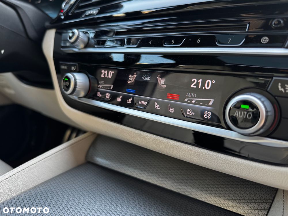 BMW Seria 5 525d M Sport sport - 32