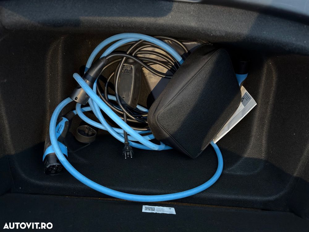 Tesla Model Y Long Range Dual Motor AWD - 33
