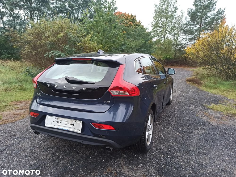 Volvo V40 T3 Momentum - 8