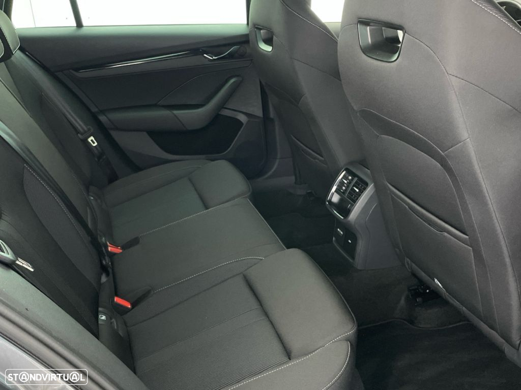 Skoda Octavia 1.4 TSI iV Sportline DSG - 25