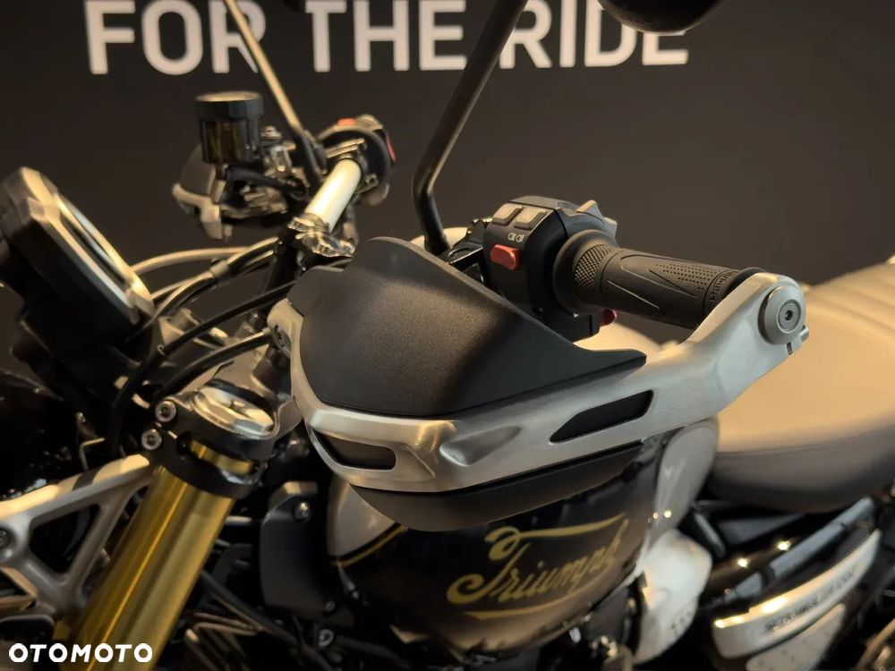 Triumph Scrambler - 10