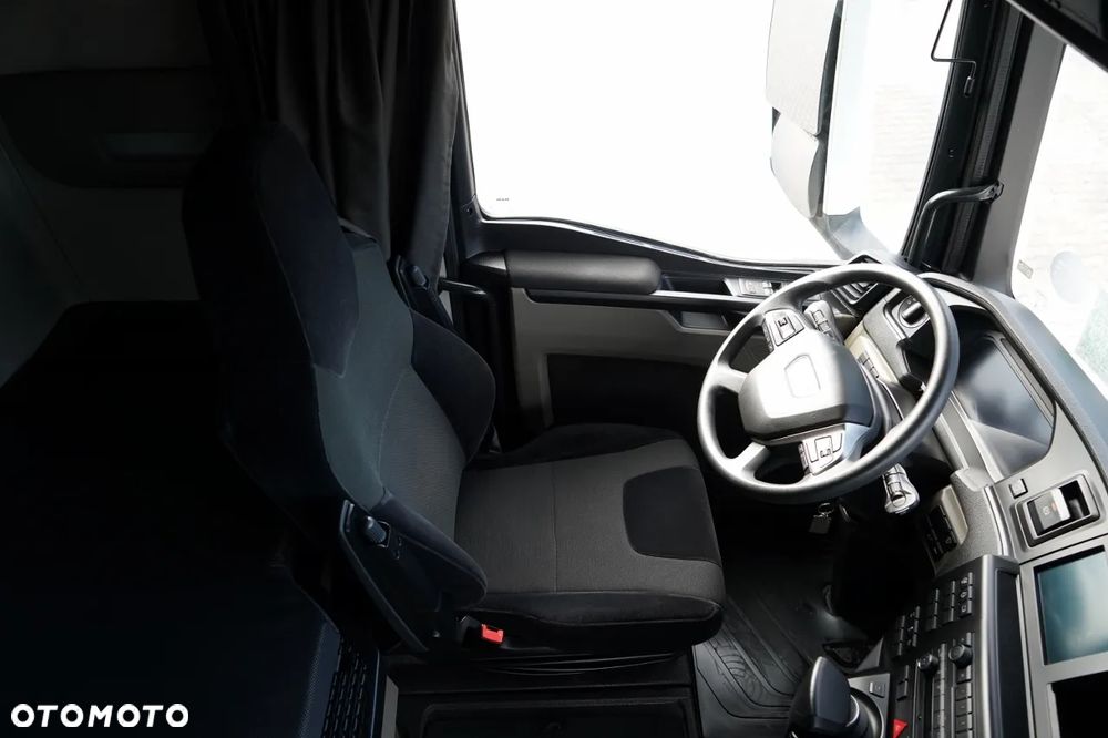 MAN TGX 26.470 / 6x2 / FIRANKA / SOLÓWKA / 6x2 / 120 m3 / OŚ PODNOSZONA / KLIMATYZACJA POSTOJOWA / PODŁOGA SZYNA DESKA / - 29