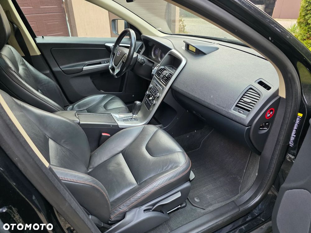 Volvo XC 60 D5 AWD Summum - 9