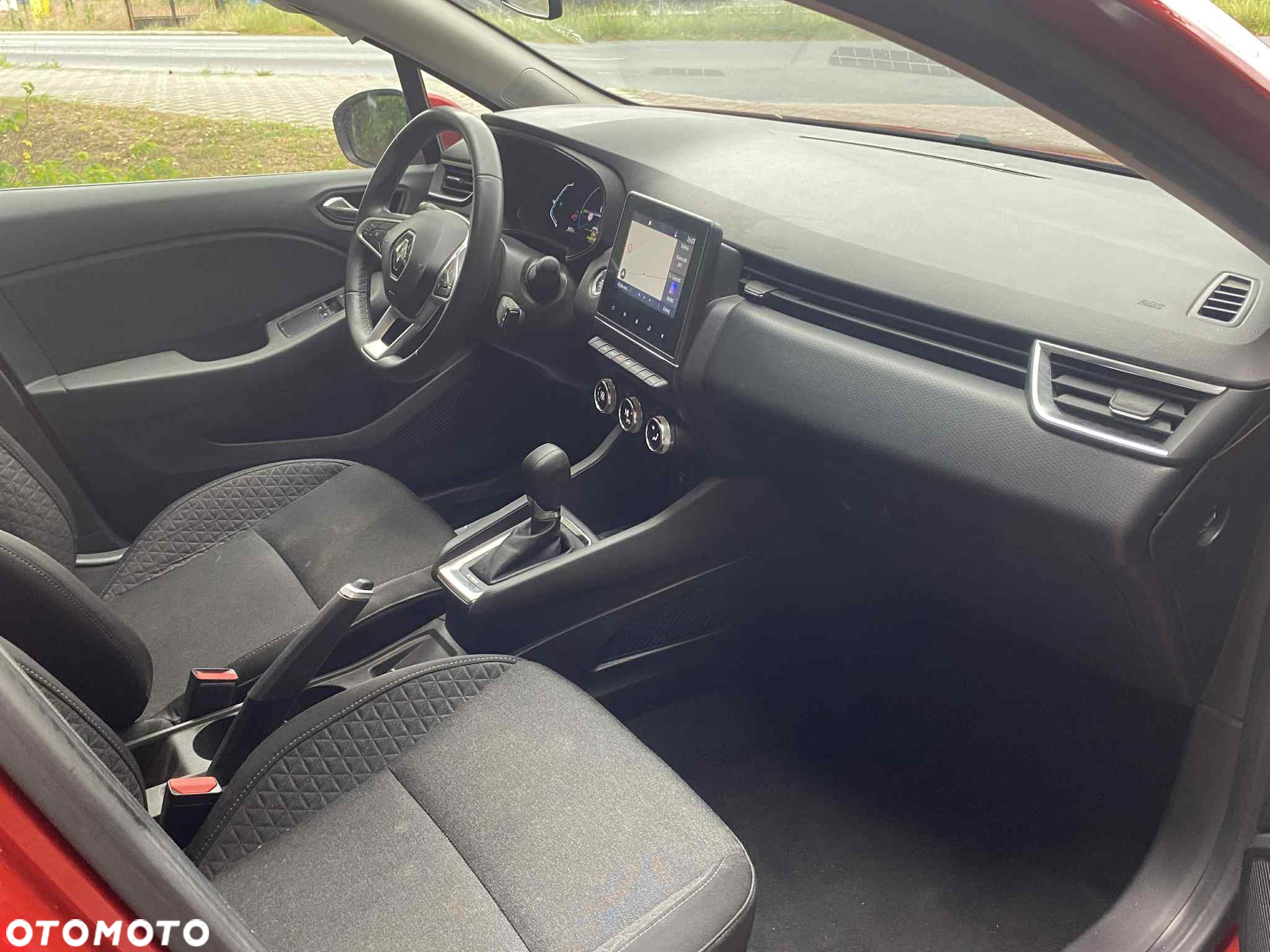 Renault Clio - 11