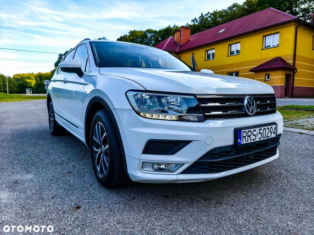 Volkswagen Tiguan - 1