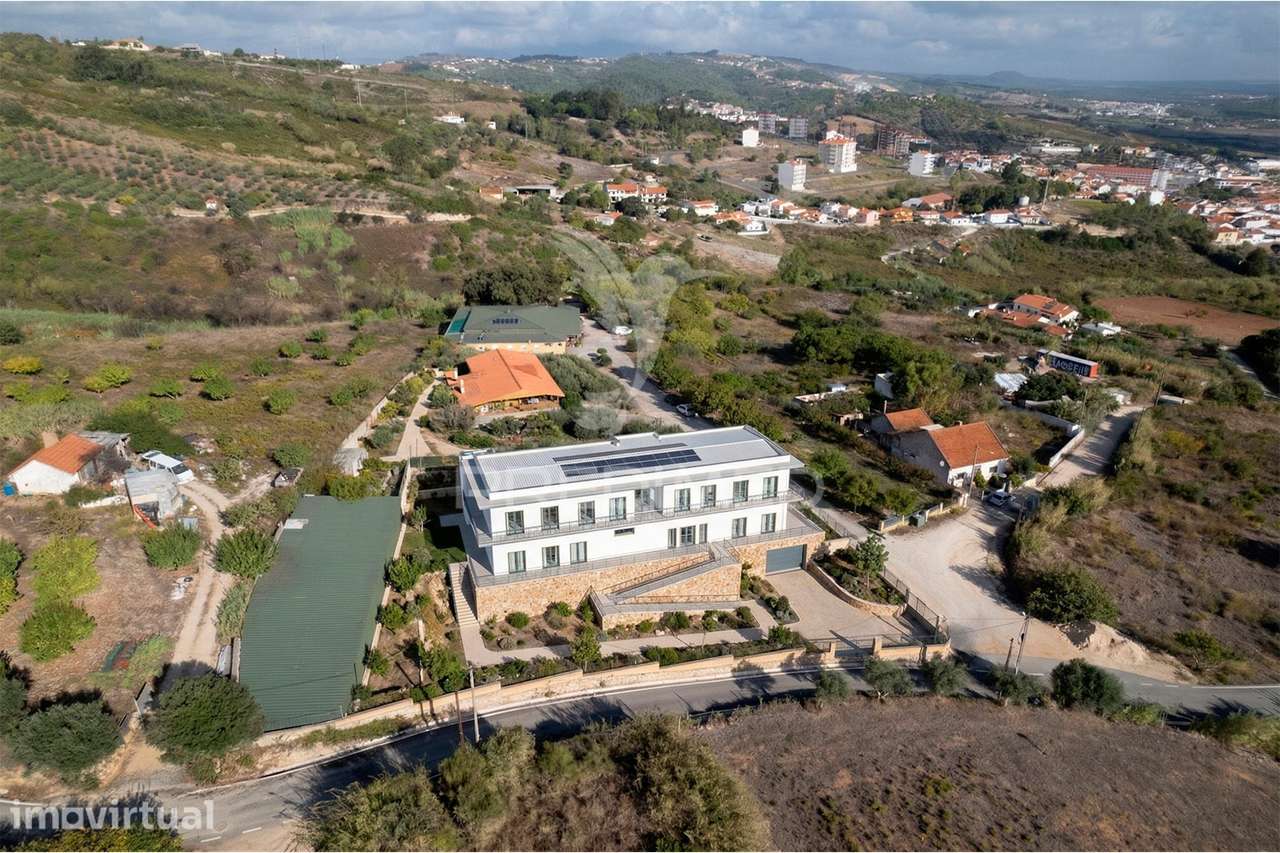 Propriedade de 1,3 ha com Projeto Aprovado para Lar em Alenquer - Grande imagem: 2/28
