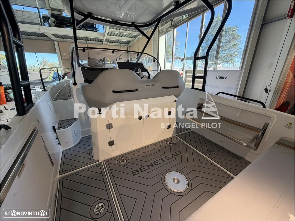 Beneteau Flyer 8 SUNdeck V2 - 8
