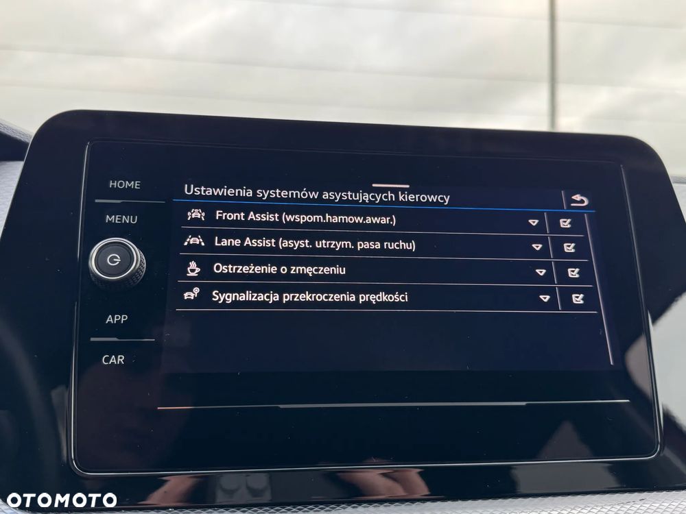 Volkswagen T-Cross 1.0 TSI Life DSG - 24