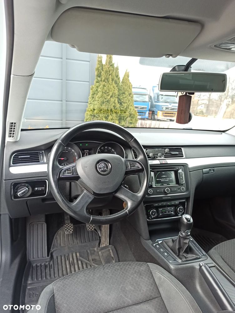 Skoda Superb 2.0 TDI Ambition - 9