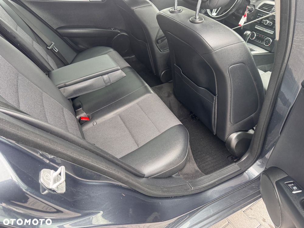 Mercedes-Benz Klasa C 200 CDI DPF (BlueEFFICIENCY) Elegance - 24