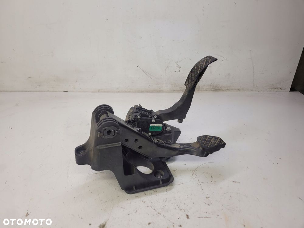 PEDAŁY STELAŻ AUDI A1 VW SEAT SKODA 6R1721058 - 2