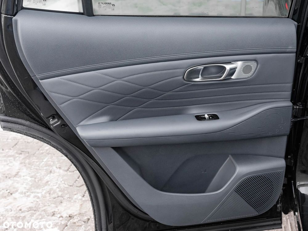 Geely Starray EM-i 1.5 PHEV Max - 15