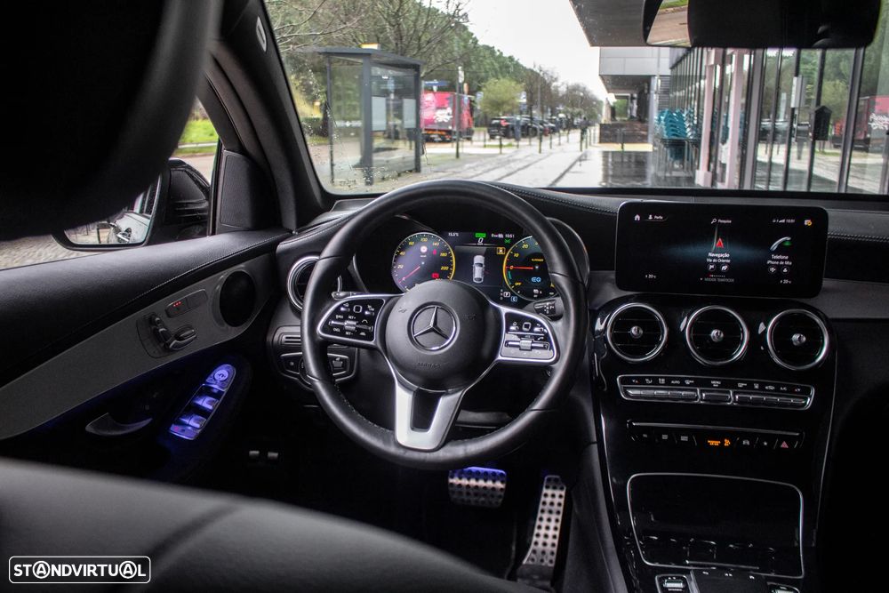 Mercedes-Benz GLC 300 e 4Matic 9G-TRONIC AMG Line - 38