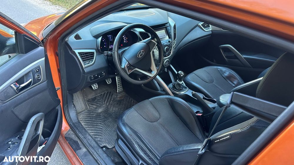 Hyundai Veloster - 13