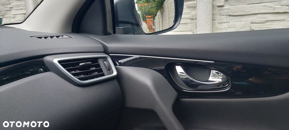 Nissan Qashqai 1.3 DIG-T N-Connecta - 23