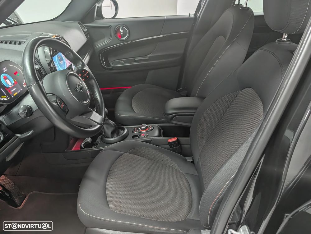 MINI Countryman Cooper SE ALL4 Classic Auto - 11