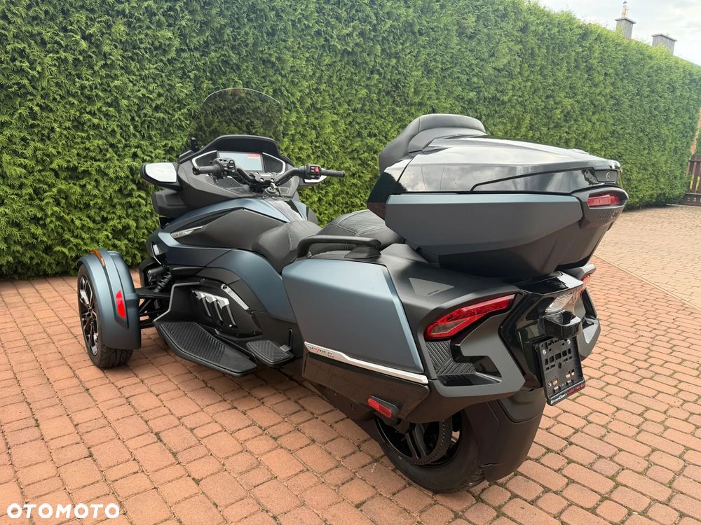 Can-Am Spyder - 4