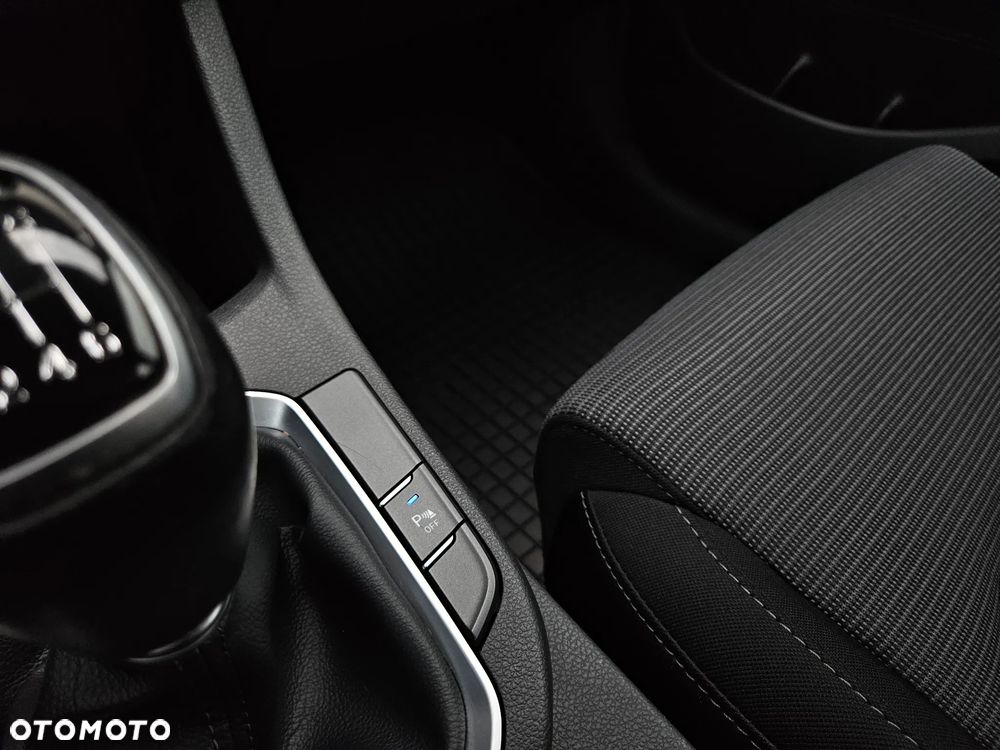 Hyundai i30 1.5 DPI Classic + - 19