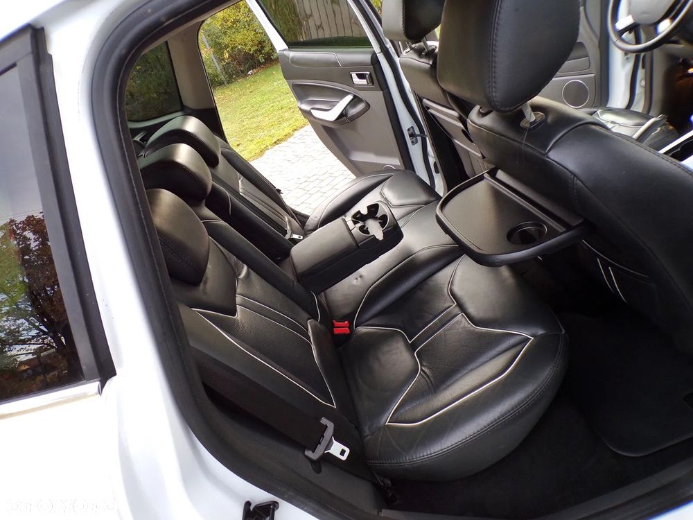 Ford Kuga 2.0 TDCi 2x4 Titanium - 26