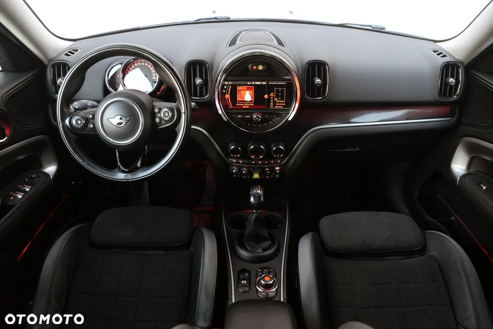 MINI Countryman Cooper SE ALL4 John Cooper Works Trim - 27