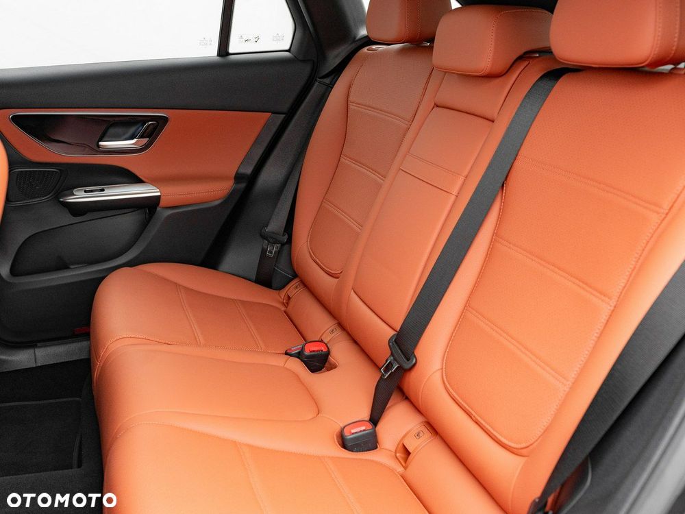 Mercedes-Benz GLC - 23