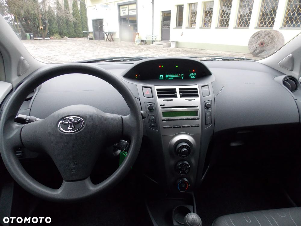 Toyota Yaris 1.0 VVT-i Sol - 24