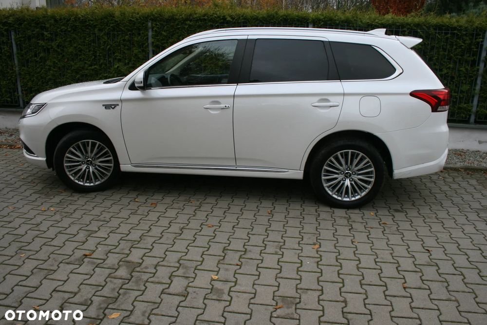 Mitsubishi Outlander - 38