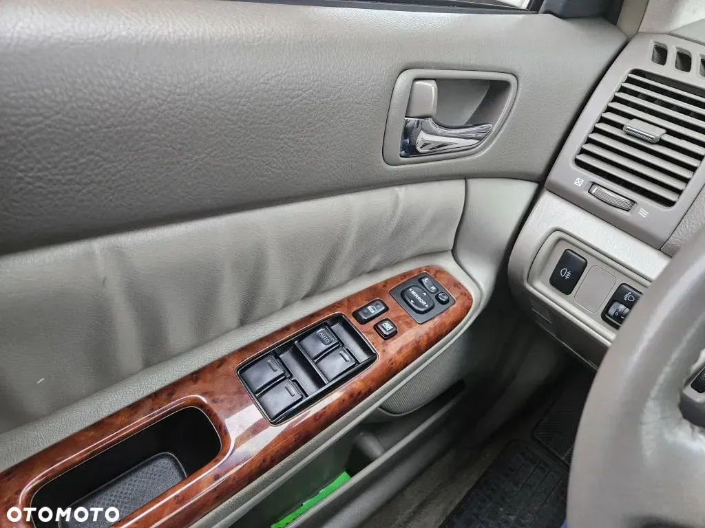 Toyota Camry 2.4 VVT-i - 11
