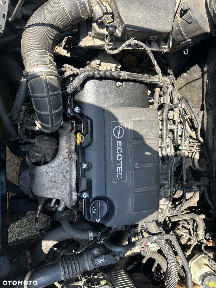 Opel Astra 1.4 Turbo Cosmo - 5
