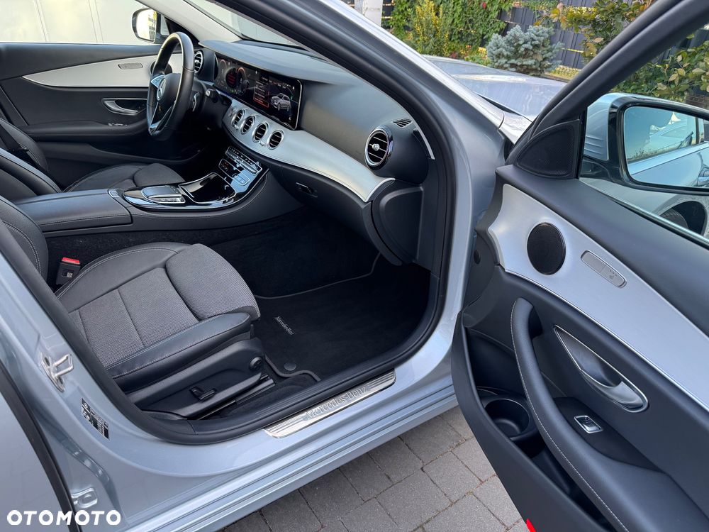 Mercedes-Benz Klasa E 220 d T 9G-TRONIC Avantgarde - 34