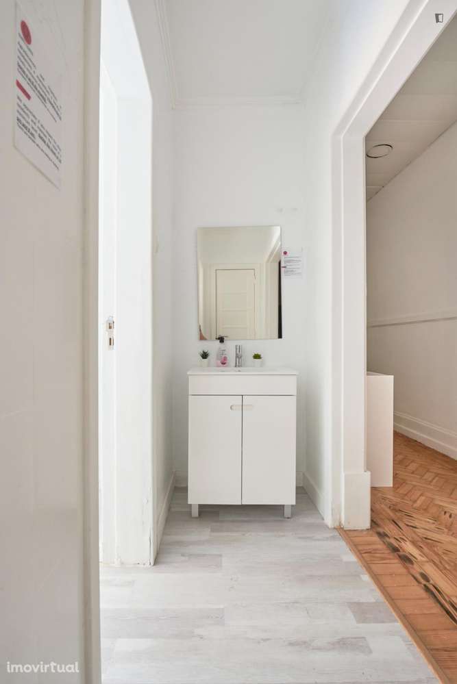 Quarto - localizado em Marquês de Pombal Lisbon - Grande imagem: 5/34